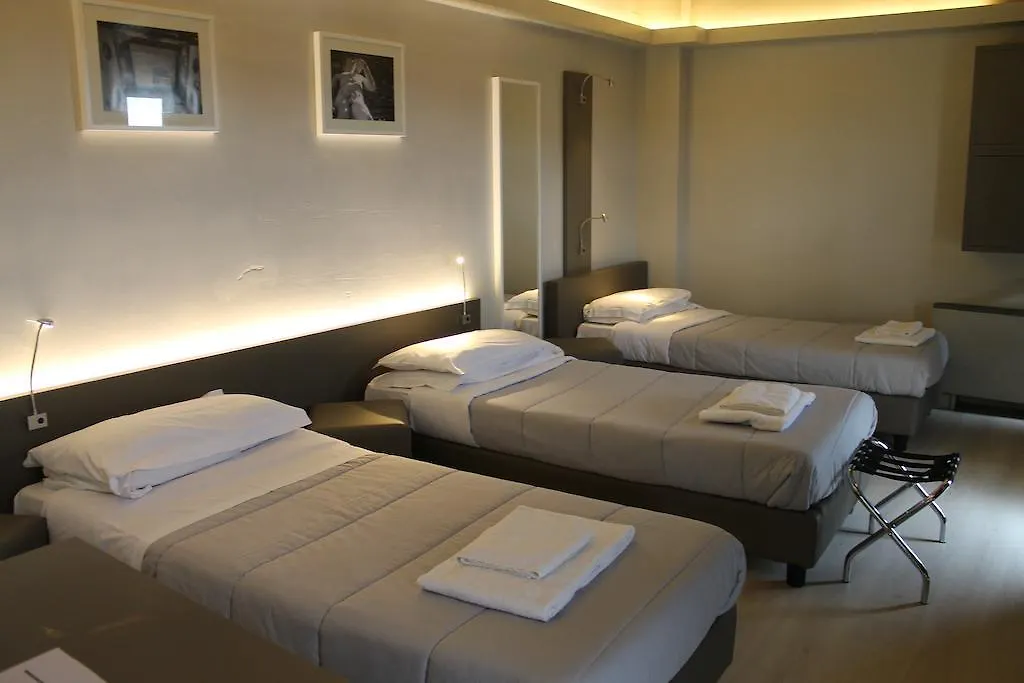 Plus Φλωρεντία Hostel