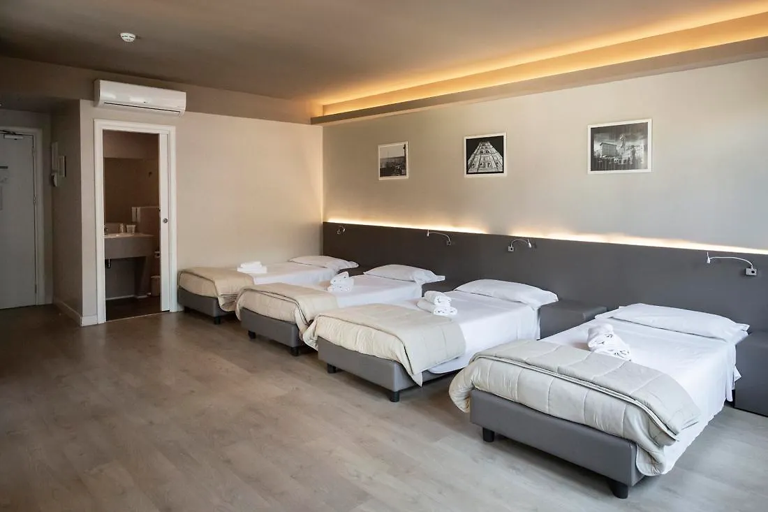 Plus Φλωρεντία Hostel